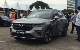 Begini Rasanya Mengendarai Wuling Alvez di IIMS 2023