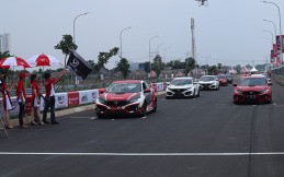 Honda Gandeng Komunitas Civic Type R Mencoba Trek Balap BSD Grand Prix 2019