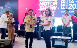 Pembalap Tiga Generasi Indonesia Hadir di IIMS 2023, Alinka Hardianti Curi Perhatian