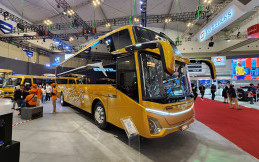 Adiputro Perkenalkan Jetbus 5 Super Double Decker dengan RSD 2445 Terbaru
