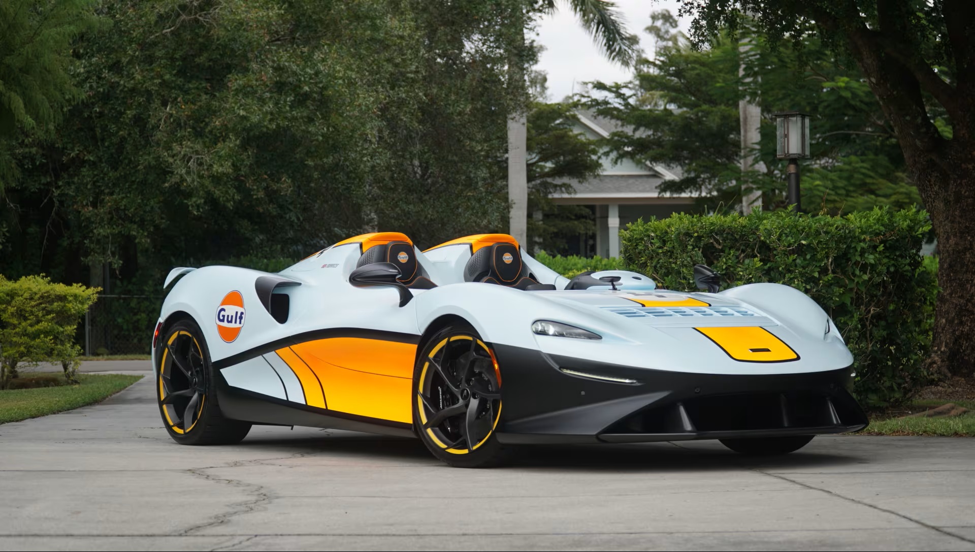 Intip Kemewahan Supercar McLaren Elva Bertanda Tangan Lando Norris, Dilelang Awal 2026