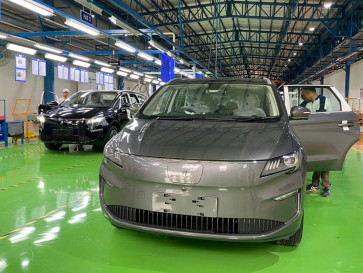TKDN Aletra L8 EV Ditargetkan Mencapai 60 Persen Pada 2030