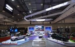 Geely Tampilkan Lini Produk Lengkap di GJAW 2025
