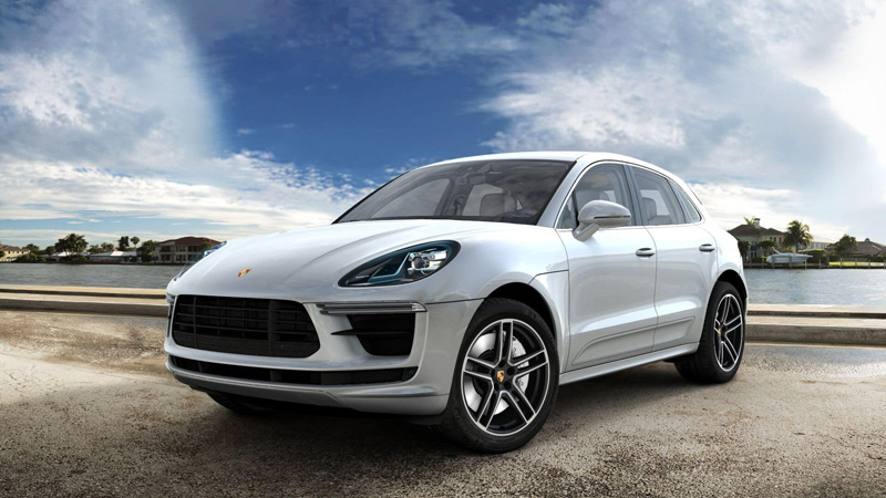Porsche Macan Hampir Terjun Bebas Saat Parkir di Area Bertingkat