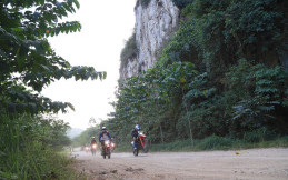 Sobat Doyan Touring Wajib Pelajari Teknik Berkendara Aman di Jalan Menurun dan Licin