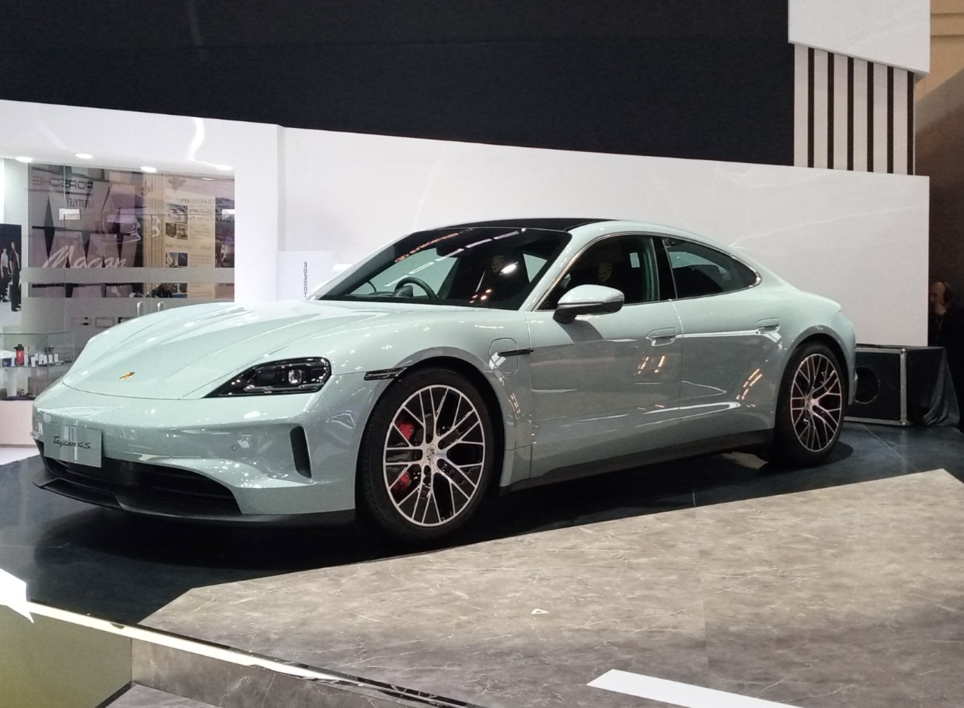 Peralihan dari Mesin Konvensional ke Listrik Bikin Penjualan Porsche Cenderung Lesu?