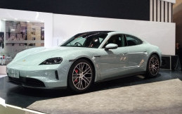 Peralihan dari Mesin Konvensional ke Listrik Bikin Penjualan Porsche Cenderung Lesu?