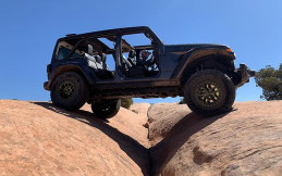 Jeep Wrangler Xtreme Recon Package, Klaim Andal di Off-Road