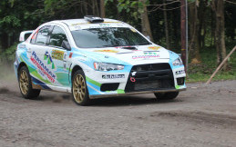 Rizal Sungkar Memimpin di Hari Pertama Kejurnas Sprint Rally 