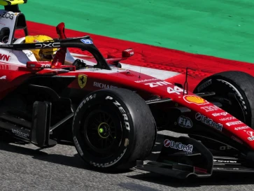 Lewis Hamilton Tak Terkejar di F1 Spanyol, Ternyata Ini Senjata Rahasianya!