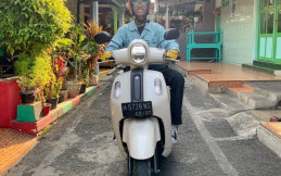 Melewati Gang Sempit Saat Naik Motor, Berikut Tipsnya