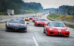 Ferrari Owners Club Indonesia (FOCI) Jajal Tol Trans Jawa Jakarta Surabaya