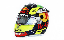 Sergio Perez Pamer Desain Helm Baru