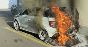 Mobil Audi Langka Ini Terbakar di Swiss