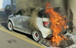 Mobil Audi Langka Ini Terbakar di Swiss