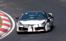 Penampakan Prototipe Ferrari 488 Hybrid di Sirkuit Fiorano