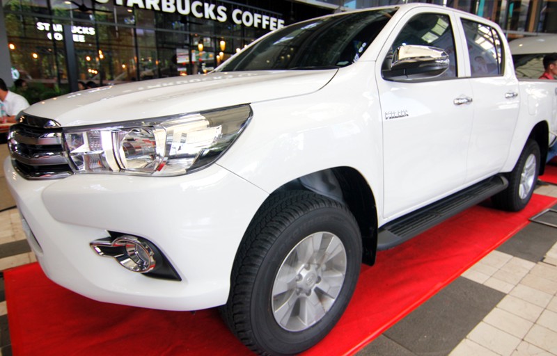 Toyoya Hilux dan Hi Ace untuk Kebutuhan Pengusaha Kebun dan Travel