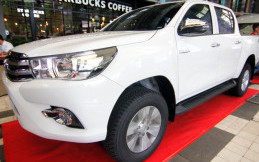 Toyoya Hilux dan Hi Ace untuk Kebutuhan Pengusaha Kebun dan Travel