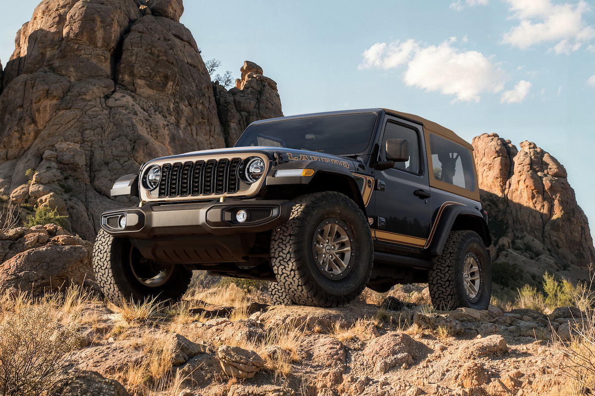 Jeep Wrangler Laredo Tahun 2027