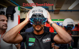 Keren!! Helm AR Ciptaan Aprillia Racing Bisa Deteksi Kerusakan Motor 