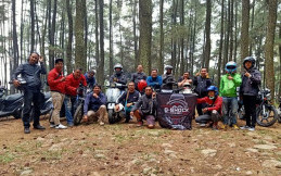 Komunitas Penggemar Jam Tangan Ini Riding Bareng ke Gunung Salak Endah