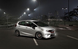 Modifikasi Honda Jazz RS GK5 Alergi Barang Imitasi