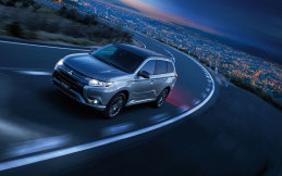 Mitsubishi Outlander PHEV Black Edition, Jagoan Baru di Jepang