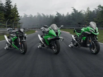 BMW Rilis Tiga Motor Edisi Terbatas 100 Tahun Nurburgring