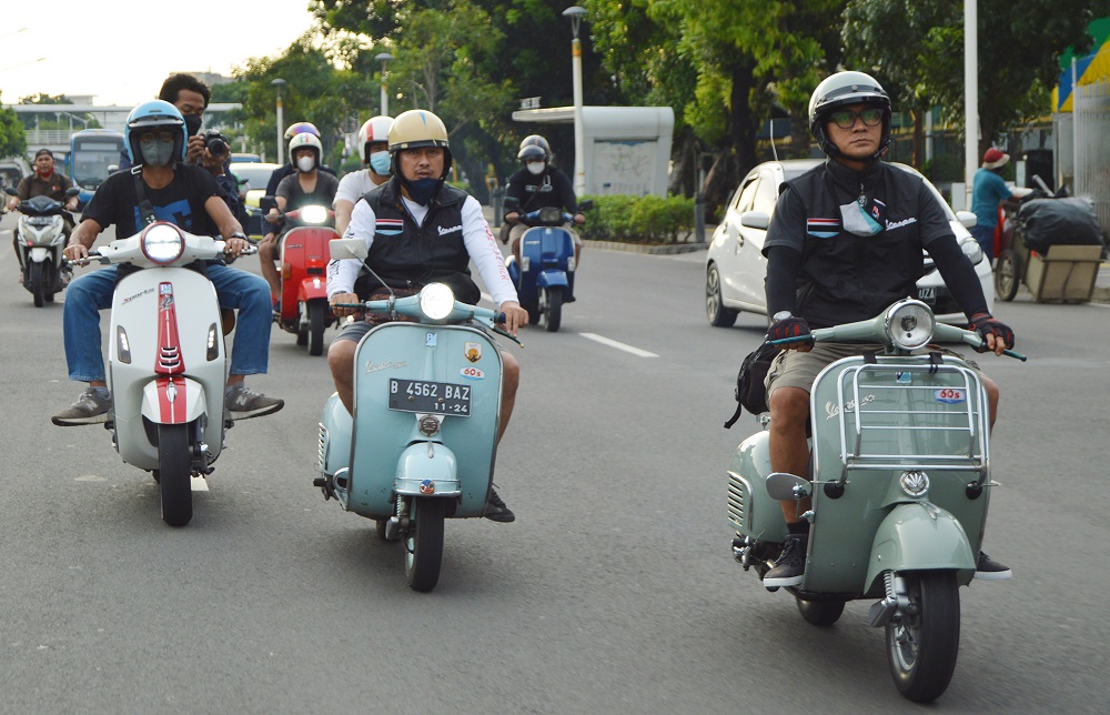 Warga Bantaran Sungai Jadi Target Aksi Sosial Scooterist Socialize di Bulan Ramadan