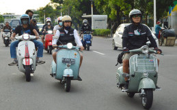 Warga Bantaran Sungai Jadi Target Aksi Sosial Scooterist Socialize di Bulan Ramadan