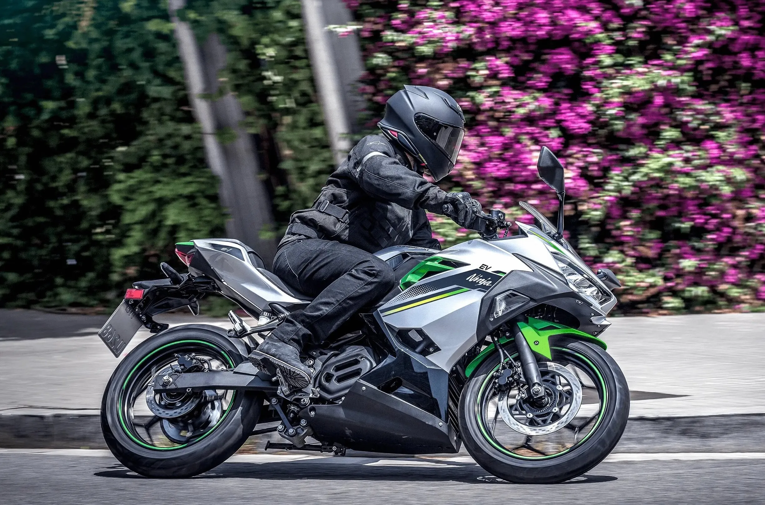 Kawasaki Ninja e-1 ABS, KabarOto