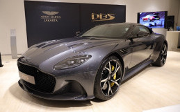 Intip Keunggulan Aston Martin DBS Superleggera Bertenaga Besar