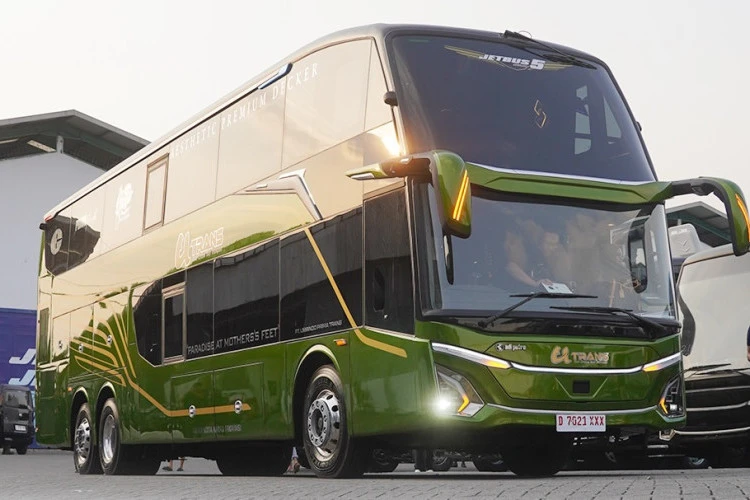 Bus Double Decker PO U Trans Eks GIIAS 2026 Siap Beroperasi, Sasisnya Pakai Fitur ADAS!