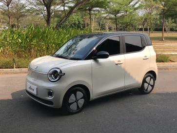 First Drive Wuling Aira EV, Micro EV 4 Pintu yang Lincah untuk Mobilitas Perkotaan
