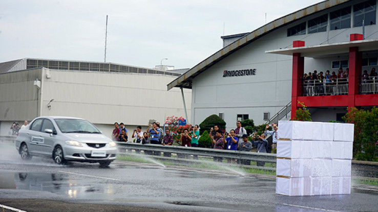 Bridgestone Indonesia Gelar Kursus Keselamatan Berkendara di Karawang