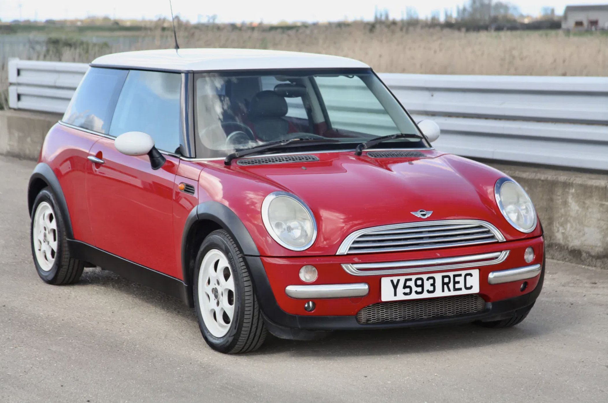 Mini Cooper R50, Kelahiran Kembali Ikon Inggris