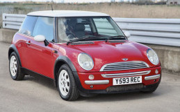 Mini Cooper R50, Kelahiran Kembali Ikon Inggris