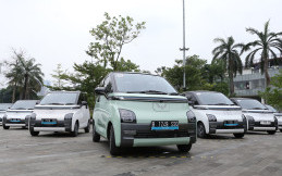 100 Unit Wuling Air ev Diserahkan ke Pemilik