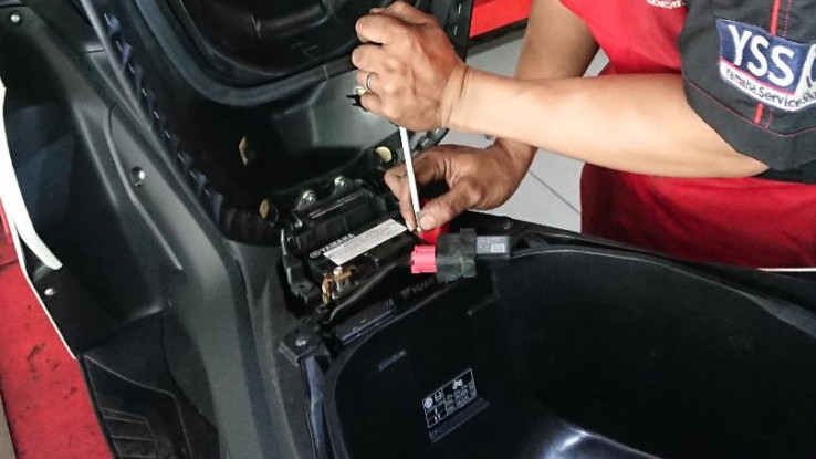 6 Langkah Tips Bikin Aki Tak Mudah 'Drop'