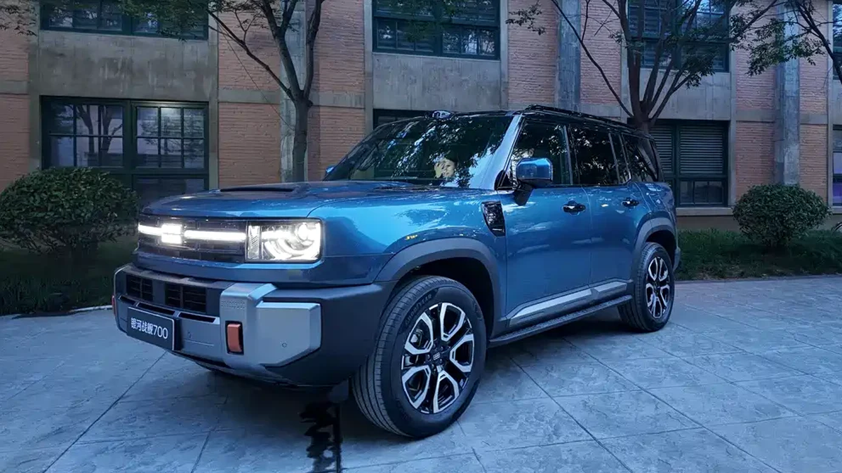 SUV Boxy Pertama Geely Akhirnya Meluncur, Tenaga Tembus 1.113 Dk