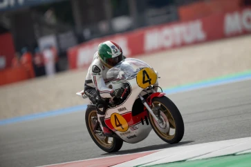Yamaha Kenang Jasa Giacomo Agostini, Hidupkan Motor 2-Tak