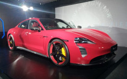 Resmi Meluncur, Porsche Taycan Turbo S Dibanderol Hingga Rp6 Miliar