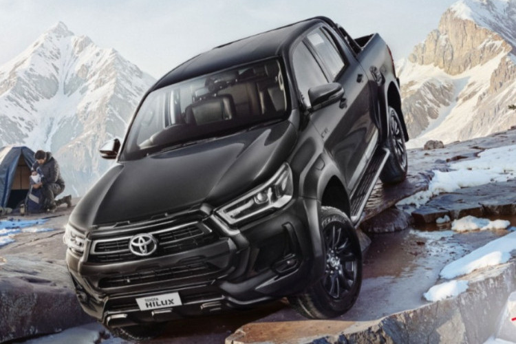 Toyota Kurangi Produksi Mobil Akibat Konflik Timur Tengah
