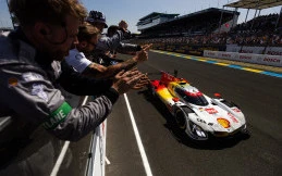 BMW M Team WRT Raih Podium Bersejarah di Le Mans 2026
