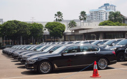 All New BMW Seri 7 dan BMW Seri 5 Jadi Kendaraan Resmi IQRA