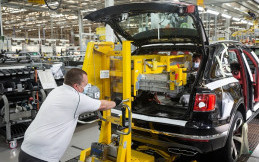 Kembali Beroperasi, Bentley Sudah Terbitkan Penilaian Risiko Covid-19