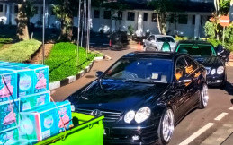 MB W211 CI Gandeng Bebeb Bikers Donasi di Bandung