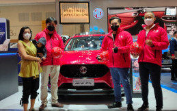 Ibu Satu Anak ini jadi Pemilik Pertama New MG ZS Liverpool FC Limited Edition