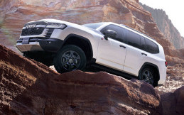 Toyota Land Cruiser 300 Series GR Sport, Lebih Menggemaskan