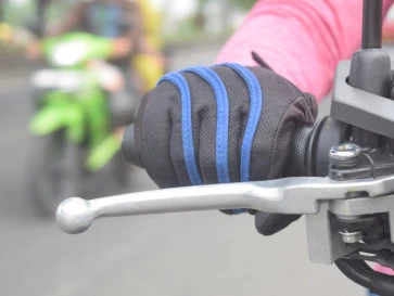 Pengendara Motor Wajib Rutin Ganti Cairan Rem, Kenali Tanda-tandanya